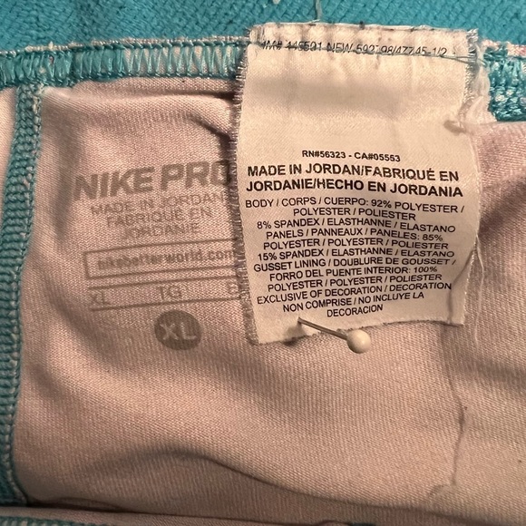 NIKE PRO DRI-FIT HYPERCOOL Capri Leggings. Youth XLarge. - Picture 3 of 10